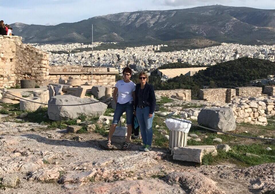 20-else-og lotte-ved-acropolis