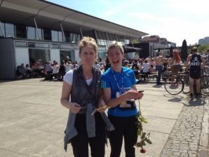 Dortes første marathon gik fantastisk - med Marianne og de øvrige hepperes hjælp!